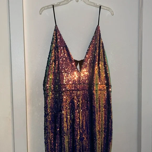 NWT stunning sequins jumpsuit - Picture 4 of 13